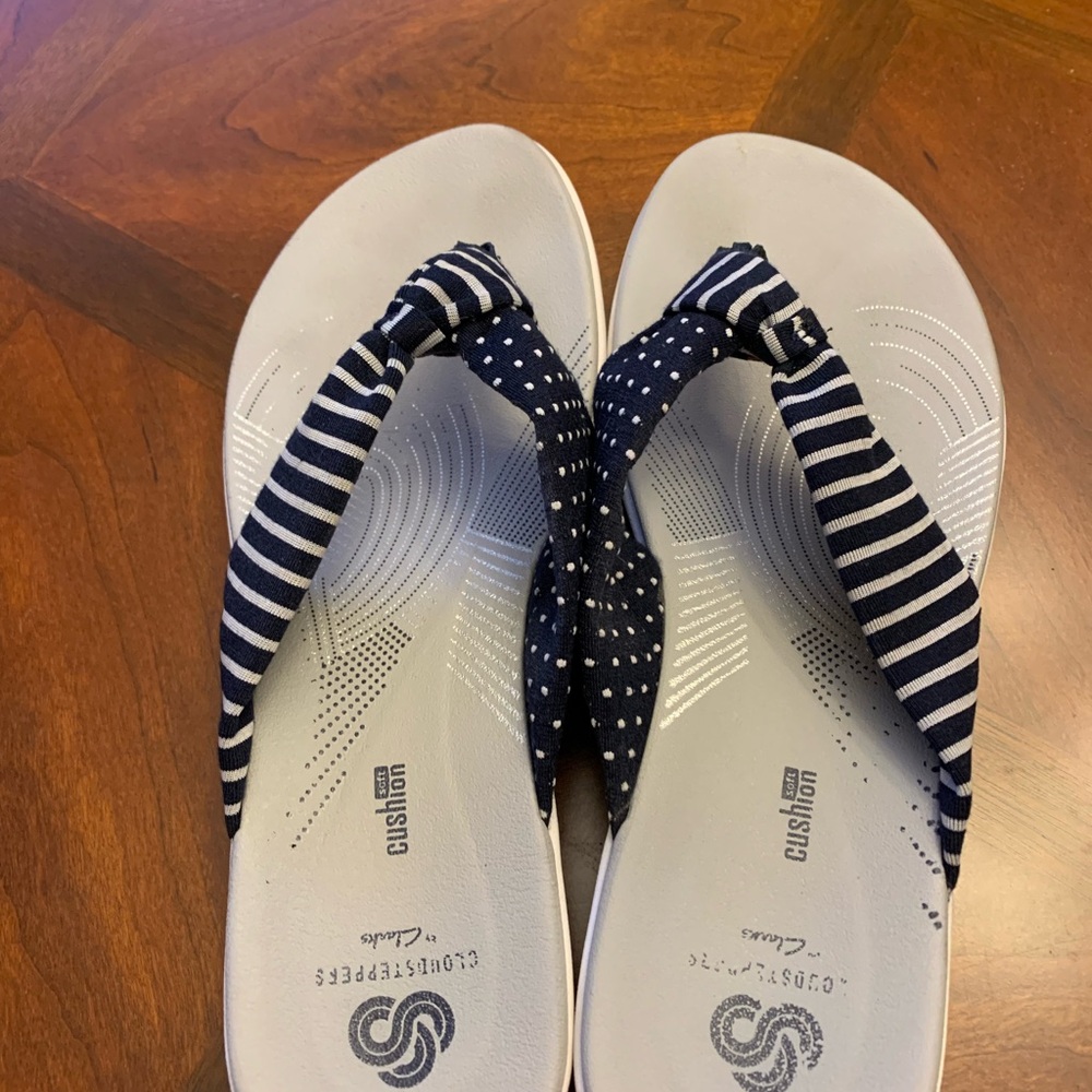 Clarks Cloudsteppers Arla Glison sandals. Size 8. - Picture 2 of 7